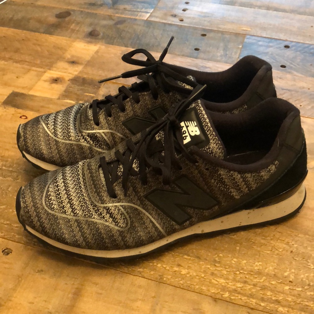 New Balance 696 Sneakers